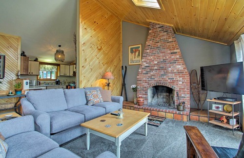 Birch Hill Apartment | North Conway Family Condo w/ 3 Decks & Mtn Views!