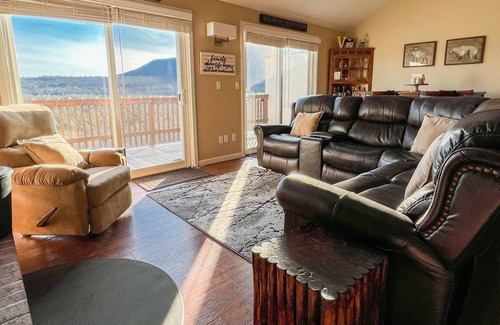 Birch Hill House | North Conway "Hidden Gem" with Panoramic Views!