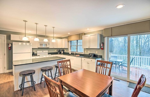 North Conway Cottage | North Conway Home ~ 2 Mi to Cranmore Mountain!