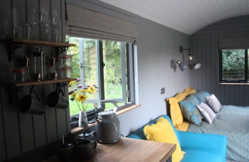 Brabourne Cabin | North Downs View Shepherd's Hut
