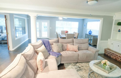 FM 1960 House | North of Houston! Everything you need!!
