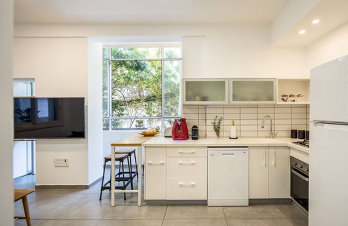 Old North Apartment | North Tel Aviv Garden Haven by SeaN'Rent