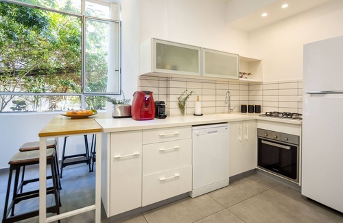 Old North Apartment | North Tel Aviv Garden Haven by SeaN'Rent