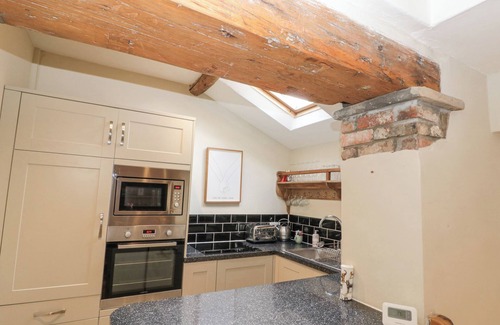 Wykeham House | NORTHCOT, pet friendly, character holiday cottage in West Ayton