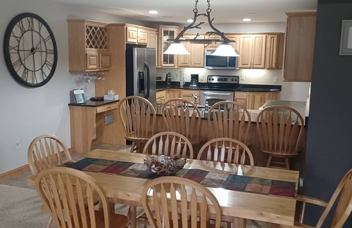 Arkdale Condo | Northern Bay 4 Bdrm 3 Ba 2 Floor Condo On The Lake