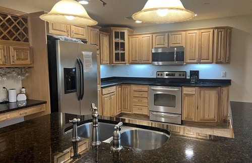 Arkdale Condo | Northern Bay Golf Resort and Marina - 3 bed on Castle Rock Lake!