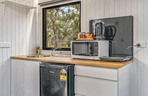 Dadswells Bridge House | Northern Grampians Getaway by Tiny Away