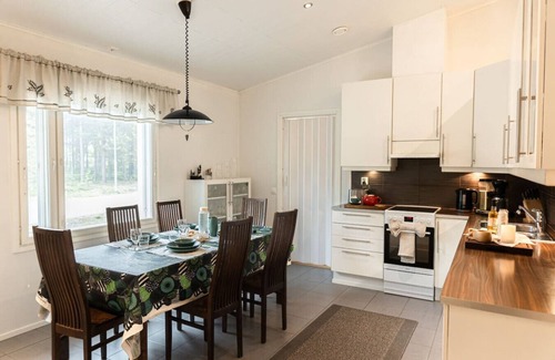 Lantinen District House | Northern Lights Kota Stay By BookLapland