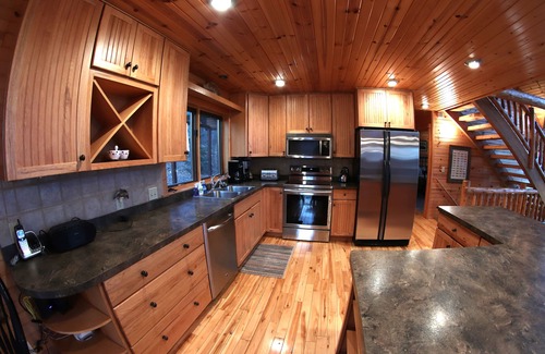 Sarona Cabin | Northern Traditions - Loon Lodge