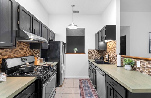 Manchester Apartment | Northside Pittsburgh Upscale Brand New