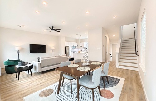 Northside House | Northside Retreat – Chic 3 BDR, Pet Friendly!