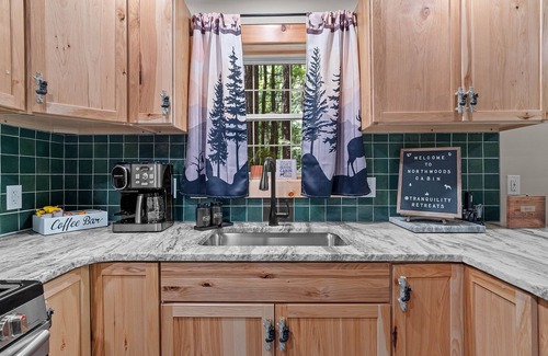 Sigel Cabin | Northwoods Ln Cabin in Clear Creek by Tranquility Retreats