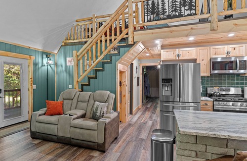Sigel Cabin | Northwoods Ln Cabin in Clear Creek by Tranquility Retreats