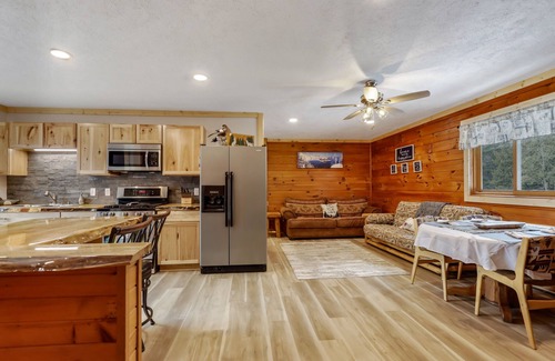 Stone Lake Cabin | Northwoods multiple family size cabin. ATV/UTV, snowmobile trail access and lake