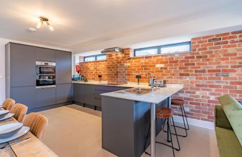 Cheltenham House | Norton Coach House