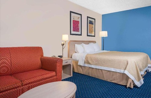 La Crosse Hotel | Norwood Inn & Suites La Crosse
