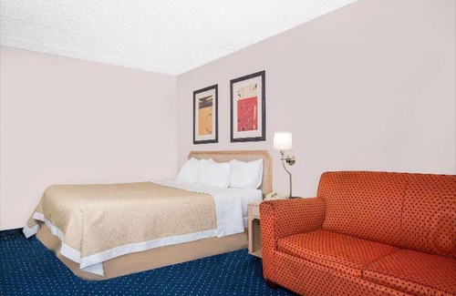 La Crosse Hotel | Norwood Inn & Suites La Crosse