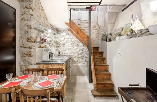 Notre Dame House | Notre Dame Romantic's Air Conditioning Apartment Paris Latin Quarter La Sorbonne