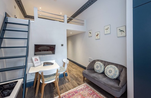 Pembridge Apartment | Notting Hill Studio 5 mins from Portobello Road & 10 mins from Kensington Palace