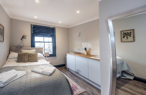 Pembridge Apartment | Notting Hill Studio 5 mins from Portobello Road 10 mins from Kensington Palace
