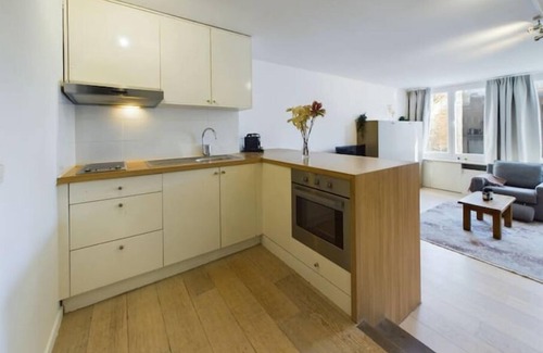 Sint-Gillis Apartment | Nouveau Studio - Central, Calme et Bien Placé