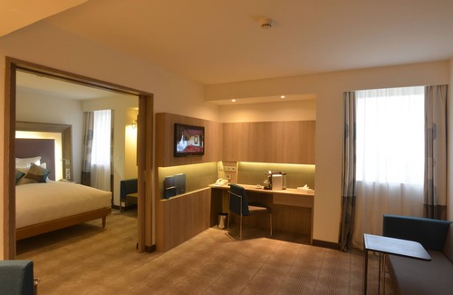 An-Nuzhah Hotel | Novotel Cairo Airport