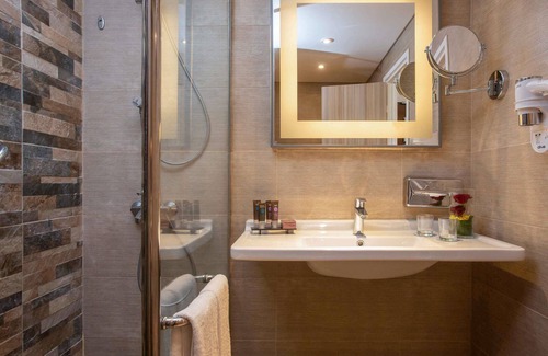 An-Nuzhah Hotel | Novotel Cairo Airport