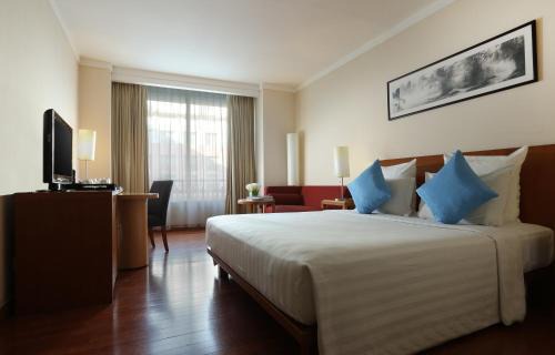Old Jakarta Hotel | Novotel Jakarta Mangga Dua Square
