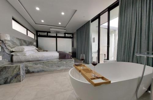 Umhlali Apartment | Ntomb'lele Ocean View Luxury Holiday Villas