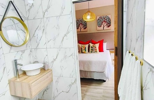 Lombardy East House | Nu Oasis guest house