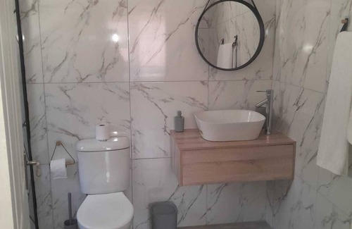 Lombardy East House | Nu Oasis guest house