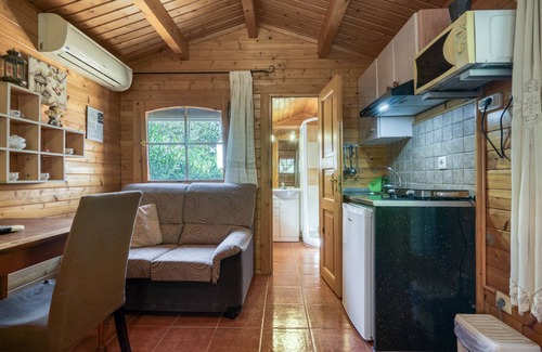 Benicolet Apartment | Null 'Entre Viejos Olivos 8' with Mountain View, Shared Pool and Air Conditioning