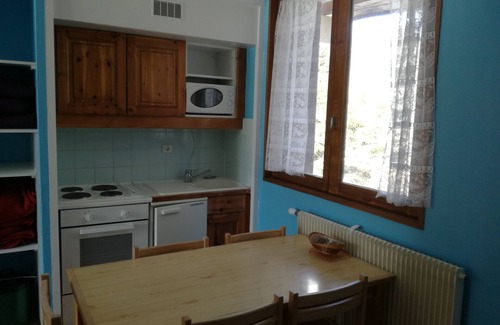 Les Deserts Ski Chalet | Number 1 apartment for 2 people on the outskirts of La Féclaz. Private parking.