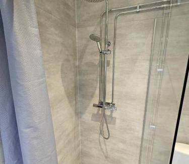 Svartinge Apartment | Nybyggt modernt gästhus nära naturen