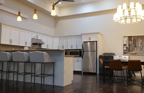 North Bergen Apartment | NYC style loft apartment 10 min to Times Sq. 2 Parking space avail!