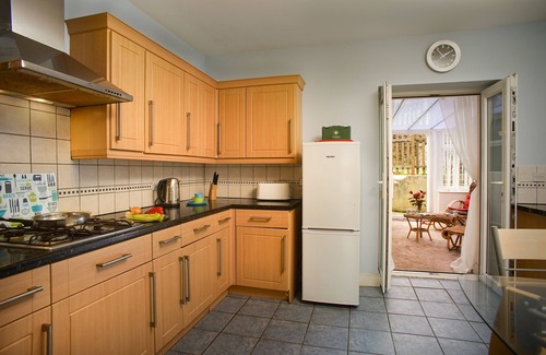 Goodwick House | Nythfa, Situated on the Stunning Pembrokeshire Coastal Path