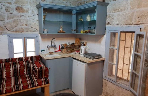 Acre Old City Apartment | Nzar Khoury For Hosting