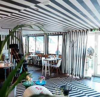 Sanary-sur-Mer Hotel | O Petit Monde