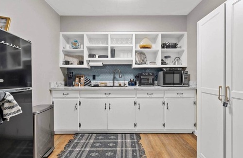 Cave City Apartment | Oak and Amber-Southern charm with timeless heritage of KY