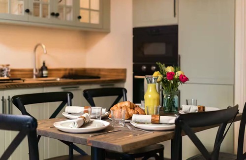 Chesterfield Cottage | Oak Cottage – Entire guest house in North East Derbyshire, United Kingdom