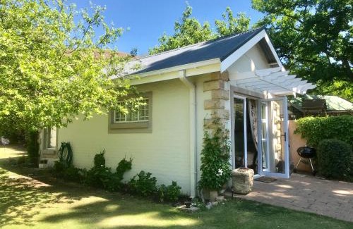 Clarens Apartment | Oak Leaves Cottage Clarens