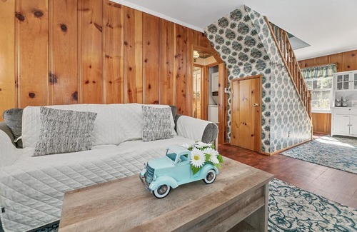 Big Bear Lake Ski Chalet | Oak Nesting