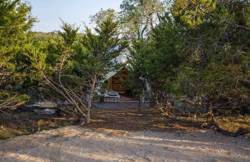 Fredericksburg RV Rental | Oak Retreat Glamping With Private Hot tub!