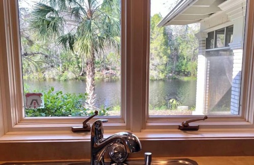 Inglis House | Oak Rock Ranch - Riverfront - Scenic Old Florida