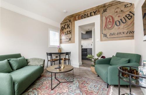 Hurstpierpoint Apartment | Oak Rooms, Historic Charm and Luxury in Hurstpierpoint High Street