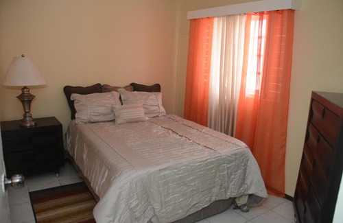 Constant Spring Apartment | Oakland Apartments