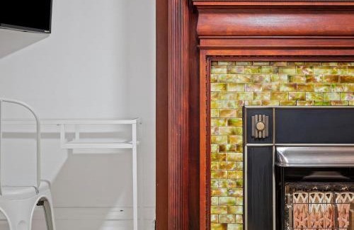 South Oakland House | Oakland, Pittsburgh !A Modern and Stylish Private Bedroom with Shared Bathroom