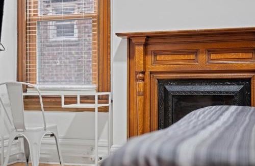 South Oakland House | Oakland, Pittsburgh !D Modern and Stylish Private Bedroom with Shared Bathroom