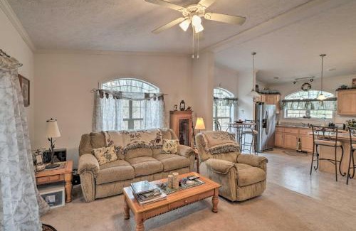 Oakland House | Oakland Retreat about 13 Mi to Deep Creek Lake!