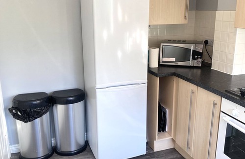 Corby House | Oakley Vale - Luxury 3 Bed, Garden, Free Parking, Peaceful Elite Suite